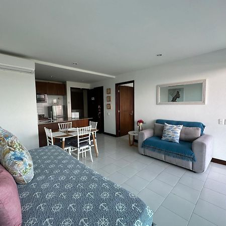 Espectacular Apto En Cartagena Con Salida Directa A La Playa Apartment Luaran gambar