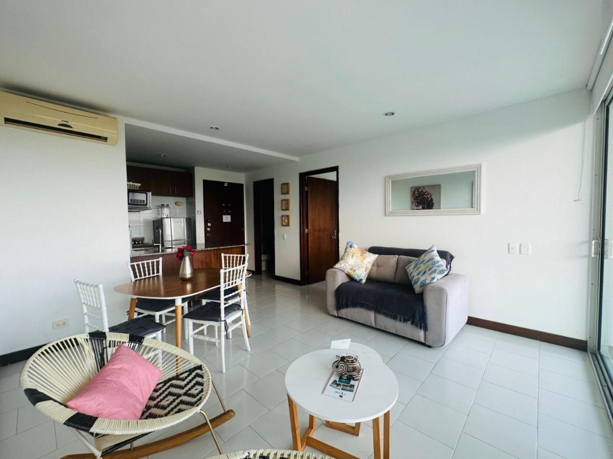 Espectacular Apto En Cartagena Con Salida Directa A La Playa Apartment Luaran gambar