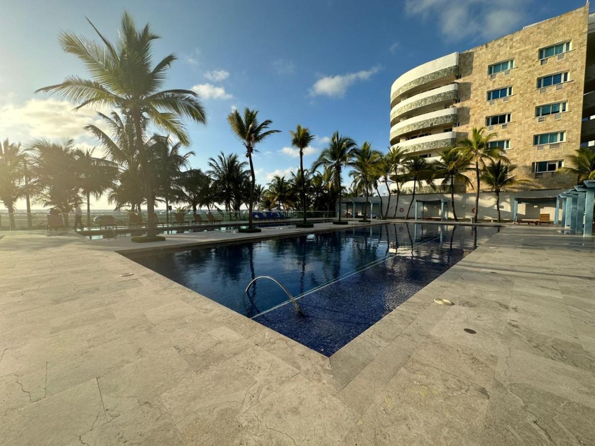 Espectacular Apto En Cartagena Con Salida Directa A La Playa Apartment Luaran gambar