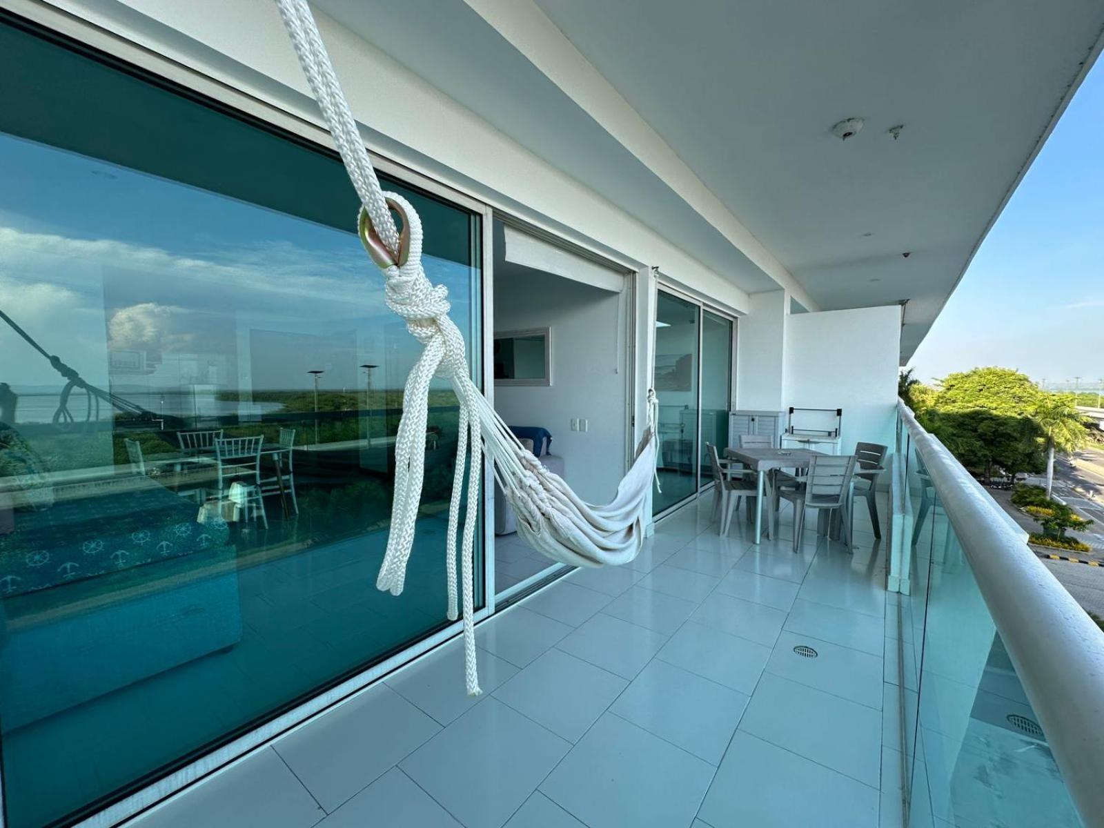 Espectacular Apto En Cartagena Con Salida Directa A La Playa Apartment Luaran gambar